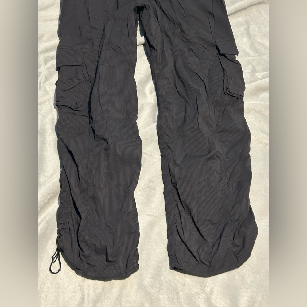 Lululemon Dance Studio Relaxed-Fit Mid-Rise Cargo Pant in Black - L - Picture 6 of 12